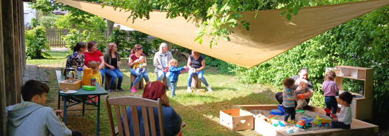 Mini-Club bekommt einen Sandkasten
